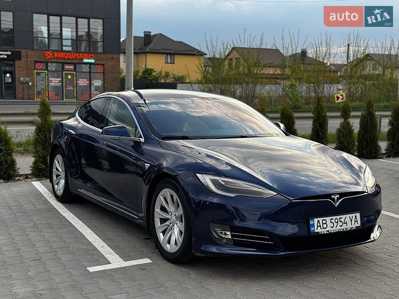 Лифтбек Tesla Model S 2016 в Виннице