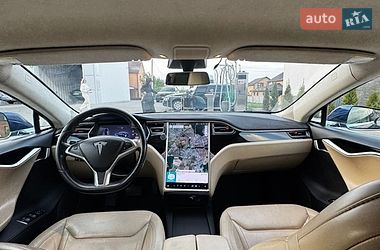 Лифтбек Tesla Model S 2016 в Виннице