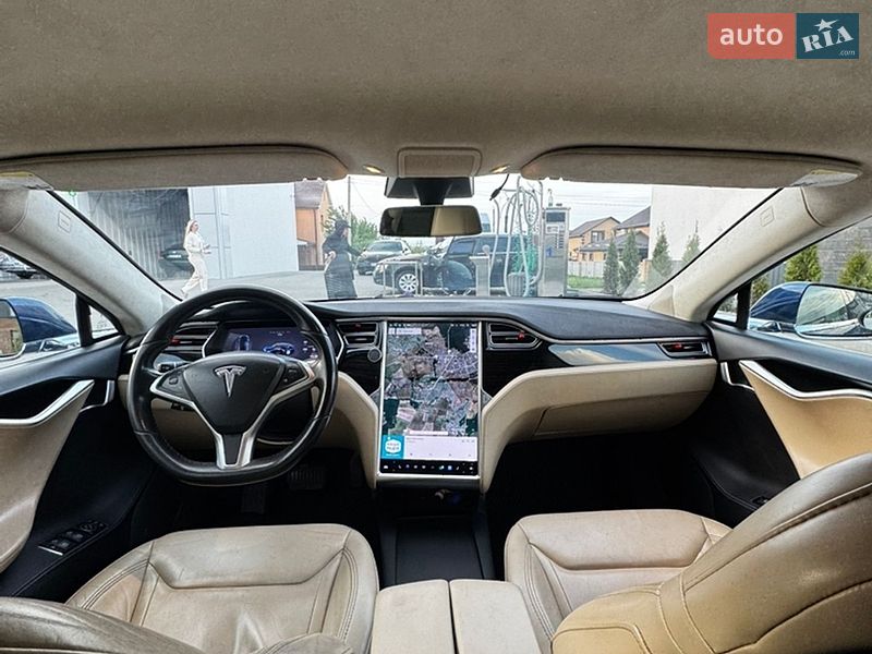 Лифтбек Tesla Model S 2016 в Виннице