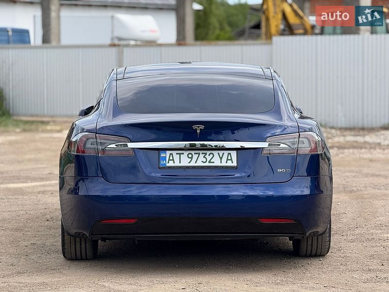 Лифтбек Tesla Model S 2017 в Ивано-Франковске