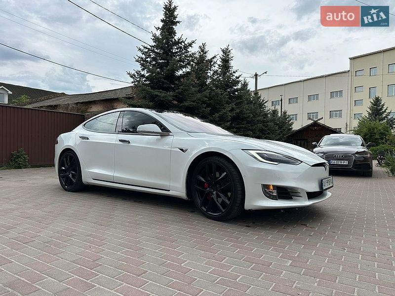 Ліфтбек Tesla Model S 2018 в Василькові