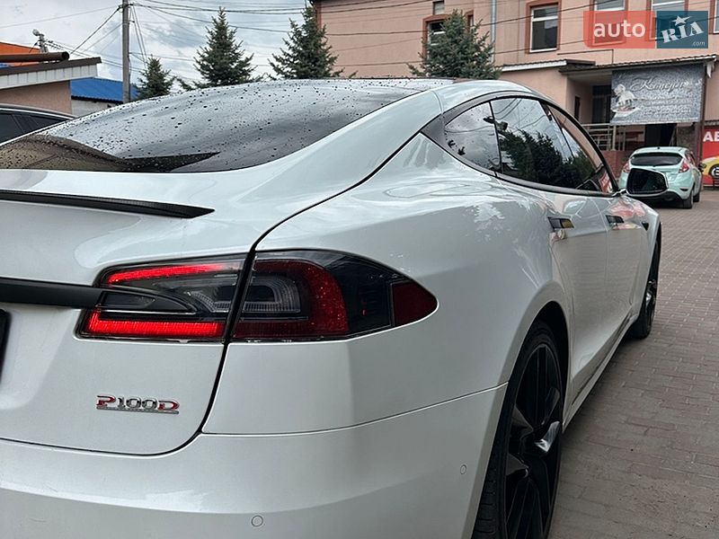 Лифтбек Tesla Model S 2018 в Василькове