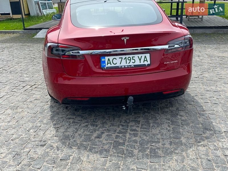 Лифтбек Tesla Model S 2019 в Полтаве