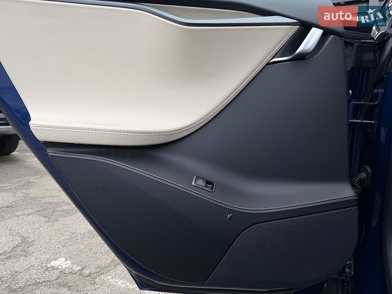 Ліфтбек Tesla Model S 2018 в Києві
