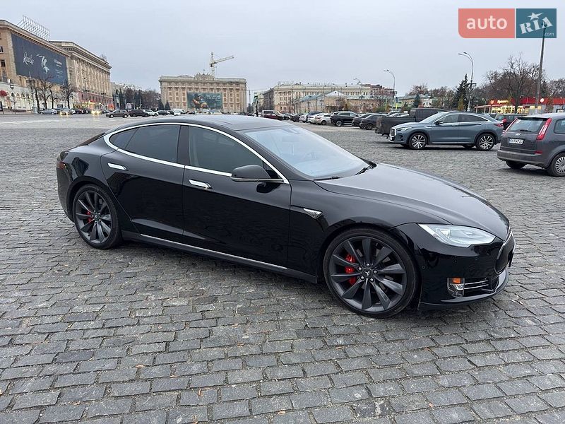 Лифтбек Tesla Model S 2015 в Харькове