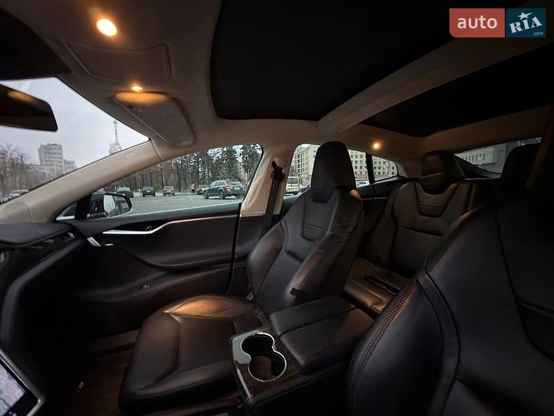 Лифтбек Tesla Model S 2015 в Харькове