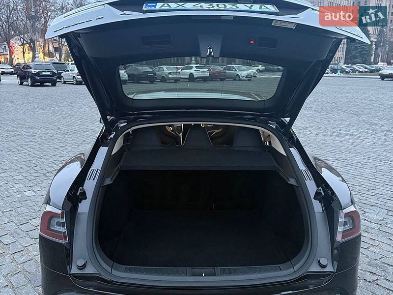 Лифтбек Tesla Model S 2015 в Харькове