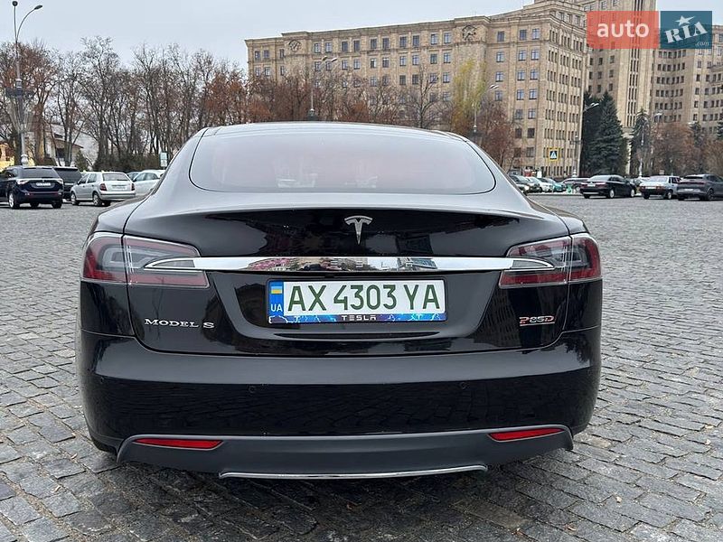 Лифтбек Tesla Model S 2015 в Харькове