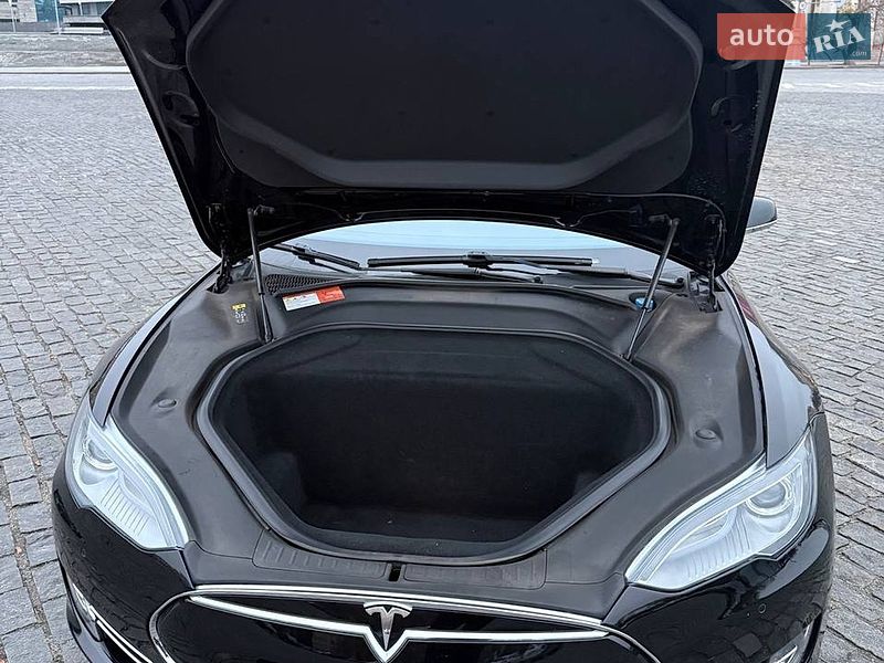 Ліфтбек Tesla Model S 2015 в Харкові