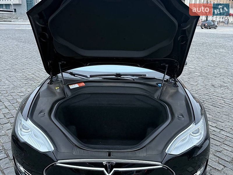 Ліфтбек Tesla Model S 2015 в Харкові
