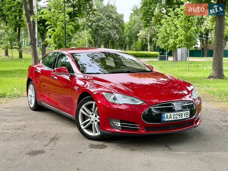 Ліфтбек Tesla Model S 2014 в Києві фото 4 Ліфтбек Tesla Model S 2014 в Києві