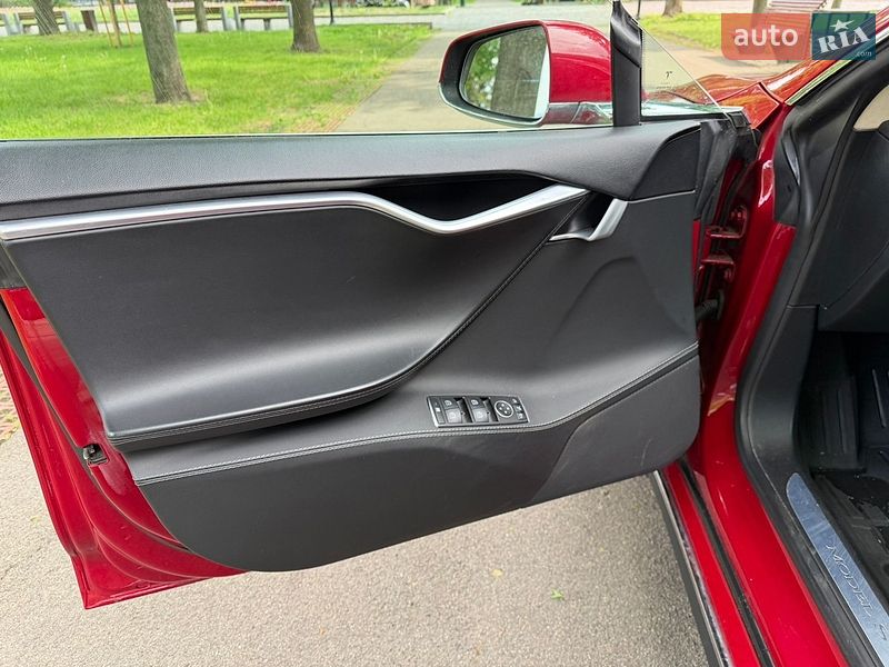 Ліфтбек Tesla Model S 2014 в Києві фото 17 Ліфтбек Tesla Model S 2014 в Києві