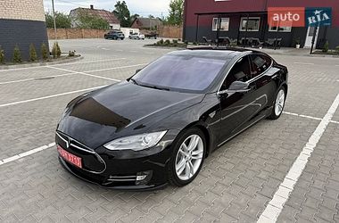 Ліфтбек Tesla Model S 2013 в Дубні