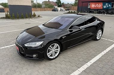 Ліфтбек Tesla Model S 2013 в Дубні