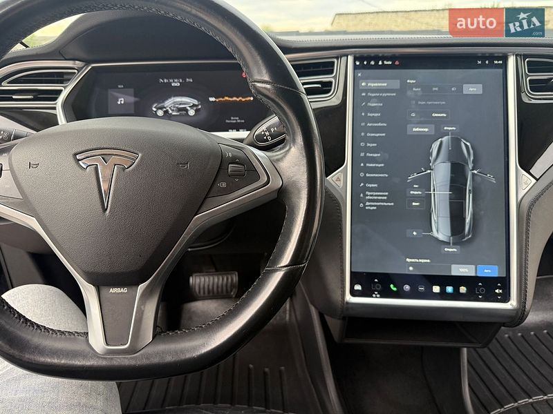 Ліфтбек Tesla Model S 2013 в Дубні