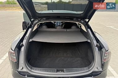 Ліфтбек Tesla Model S 2013 в Дубні