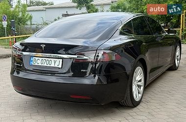 Ліфтбек Tesla Model S 2018 в Львові