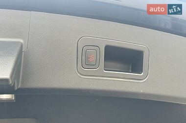 Ліфтбек Tesla Model S 2018 в Львові
