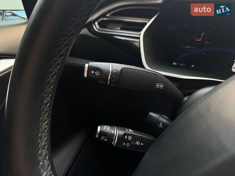 Ліфтбек Tesla Model S 2015 в Києві