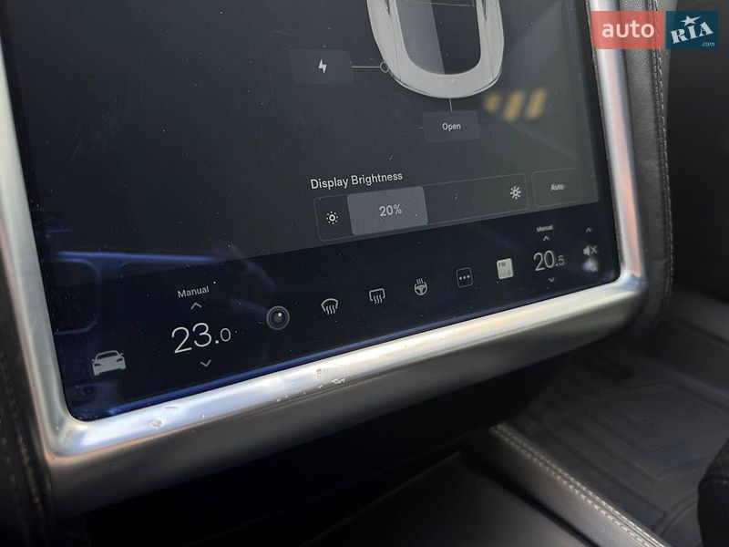 Ліфтбек Tesla Model S 2015 в Києві