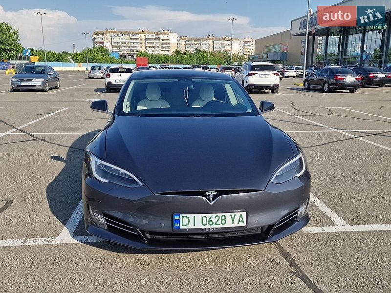 Лифтбек Tesla Model S 2017 в Борисполе