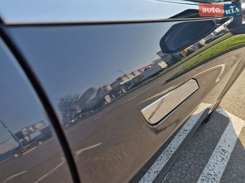 Лифтбек Tesla Model S 2017 в Борисполе