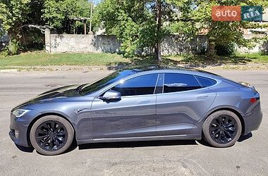 Ліфтбек Tesla Model S 2018 в Миколаєві