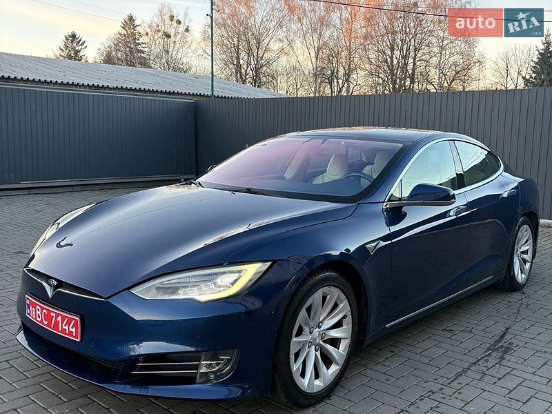 Ліфтбек Tesla Model S 2018 в Рівному фото Ліфтбек Tesla Model S 2018 в Рівному
