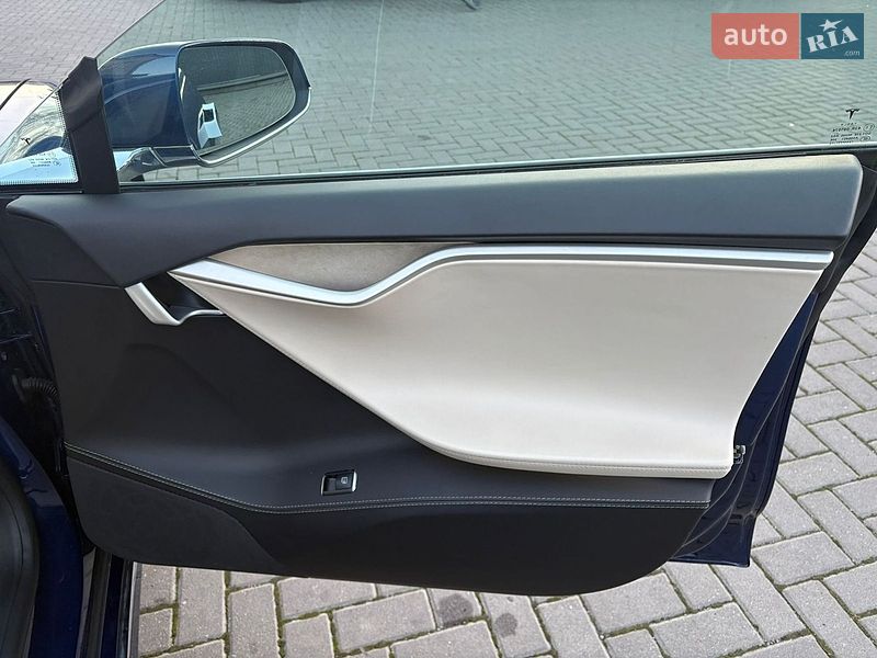 Ліфтбек Tesla Model S 2018 в Рівному фото 21 Ліфтбек Tesla Model S 2018 в Рівному