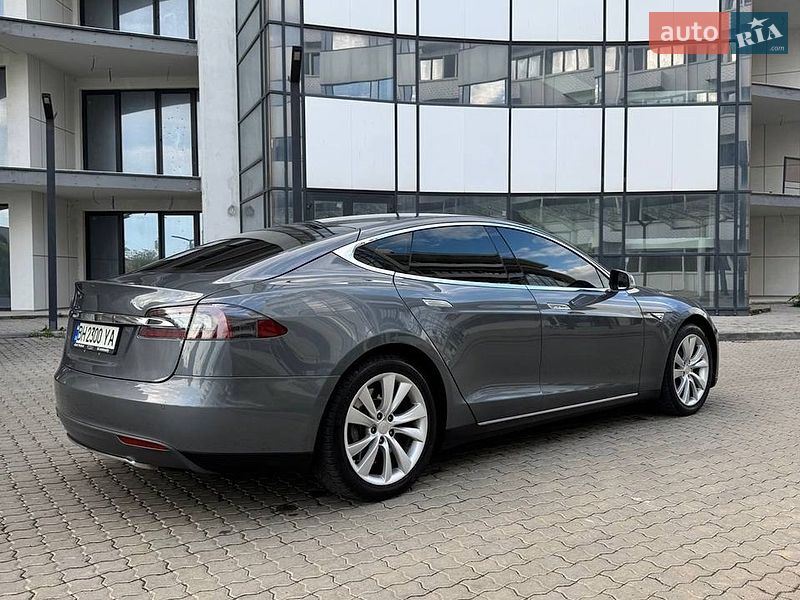 Лифтбек Tesla Model S 2014 в Черноморске