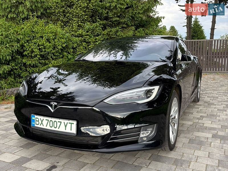 Лифтбек Tesla Model S 2018 в Староконстантинове