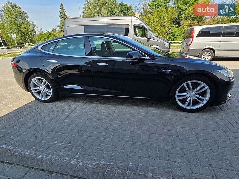 Лифтбек Tesla Model S 2013 в Тернополе