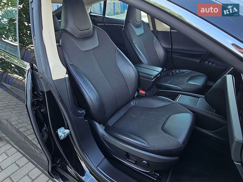 Лифтбек Tesla Model S 2013 в Тернополе