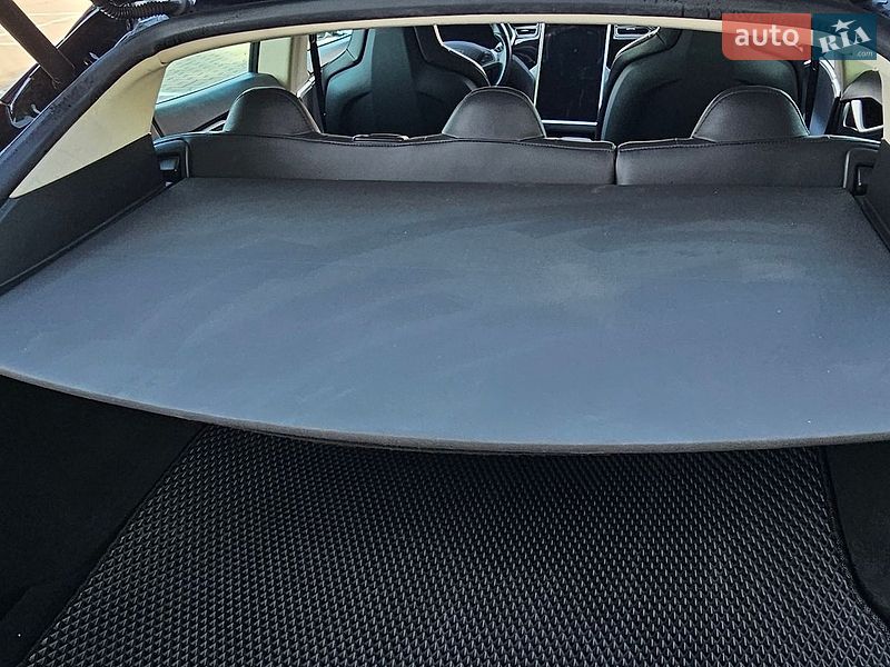 Лифтбек Tesla Model S 2013 в Тернополе
