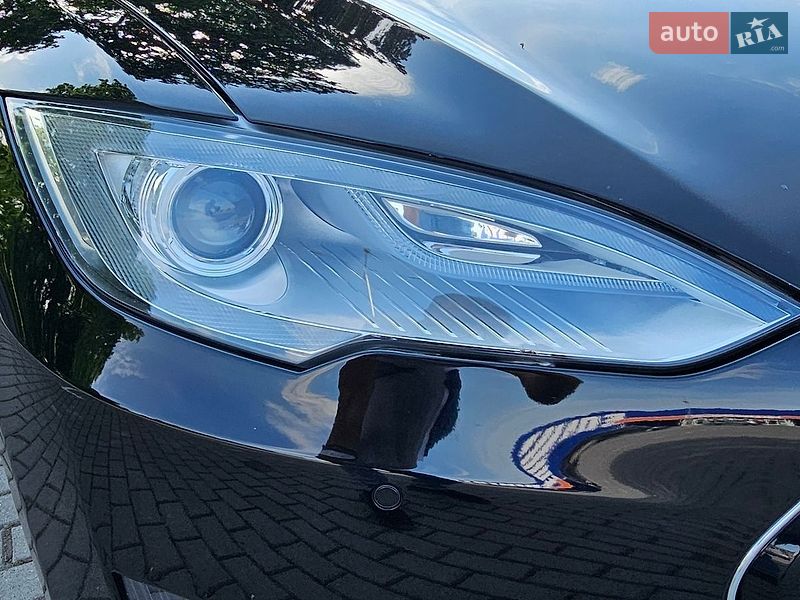 Лифтбек Tesla Model S 2013 в Тернополе