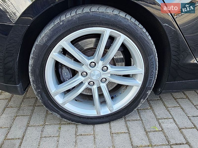Лифтбек Tesla Model S 2013 в Тернополе