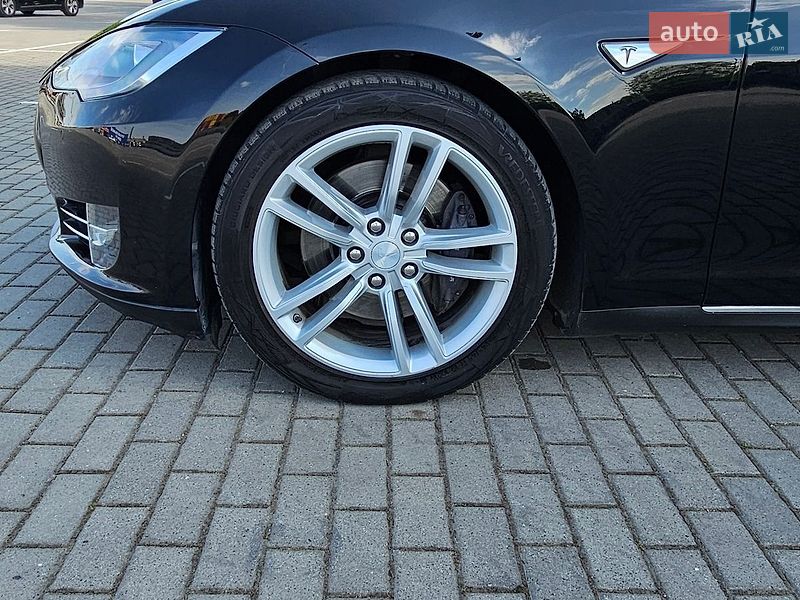 Ліфтбек Tesla Model S 2013 в Тернополі