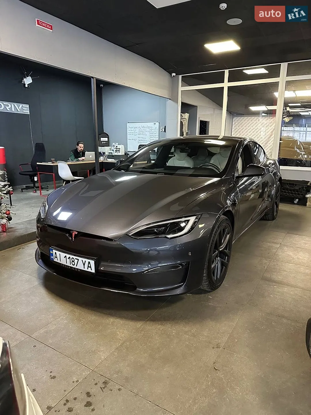 2021 Tesla Model S - фото 1