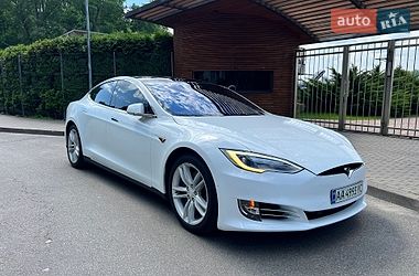 Лифтбек Tesla Model S 2015 в Киеве