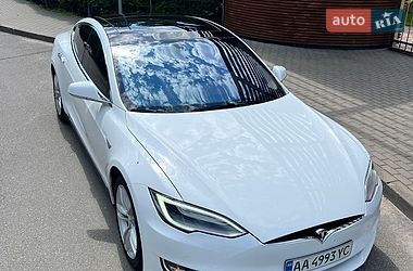 Ліфтбек Tesla Model S 2015 в Києві