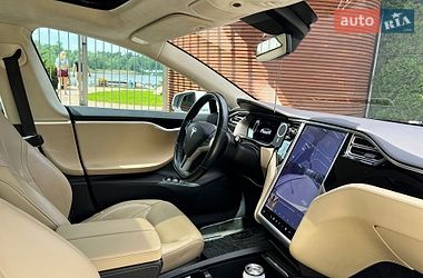 Ліфтбек Tesla Model S 2015 в Києві