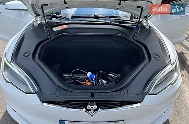 Ліфтбек Tesla Model S 2015 в Києві