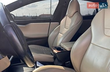 Лифтбек Tesla Model S 2017 в Черновцах