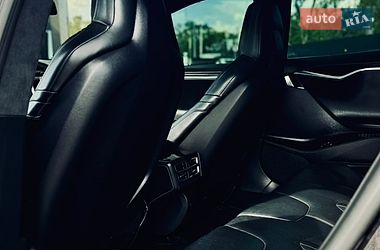 Ліфтбек Tesla Model S 2016 в Дніпрі