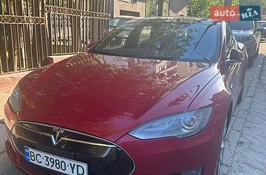 Лифтбек Tesla Model S 2016 в Львове