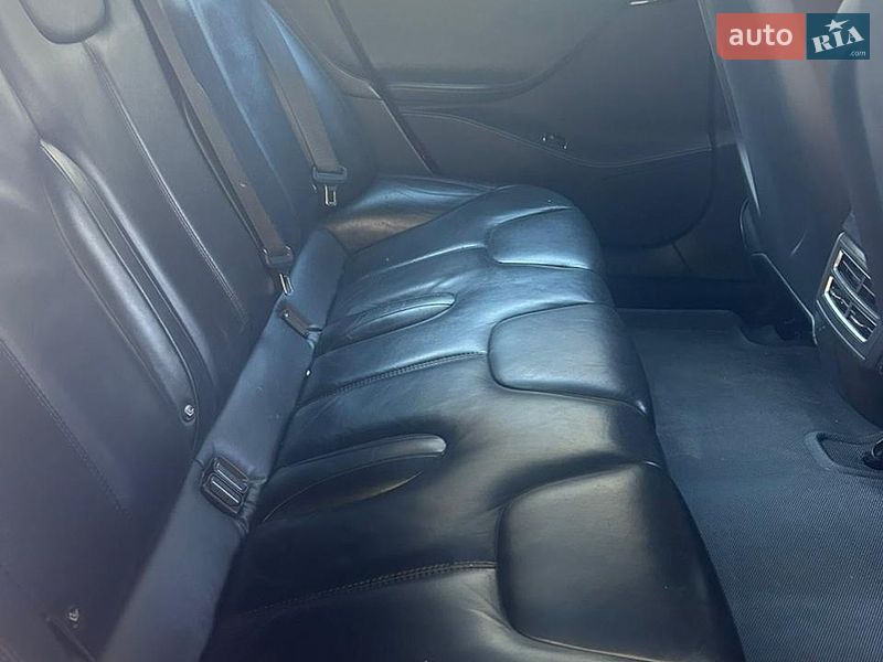 Ліфтбек Tesla Model S 2016 в Львові