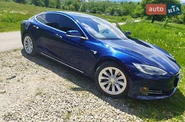 Ліфтбек Tesla Model S 2017 в Івано-Франківську