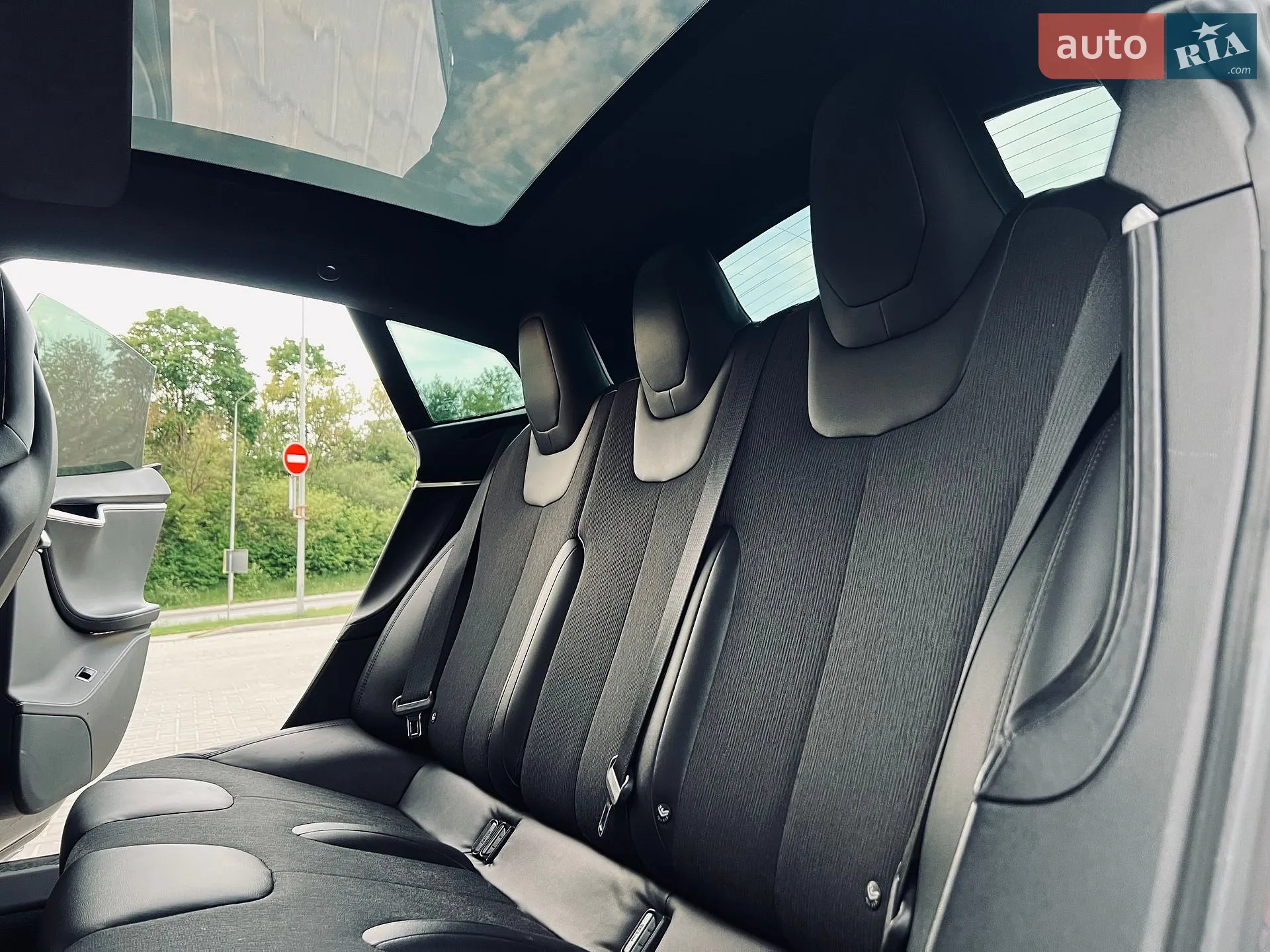 2015 Tesla Model S - мініатюра 12