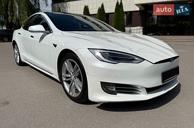 Ліфтбек Tesla Model S 2014 в Дніпрі