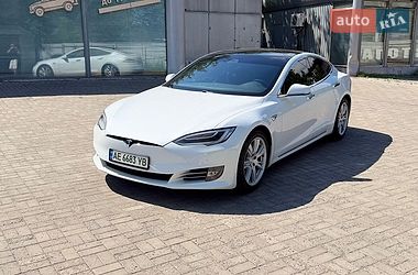Лифтбек Tesla Model S 2020 в Днепре
